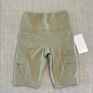 Athleta XXS Salutation Stash Cargo 9” Olive Green Cargo Shorts